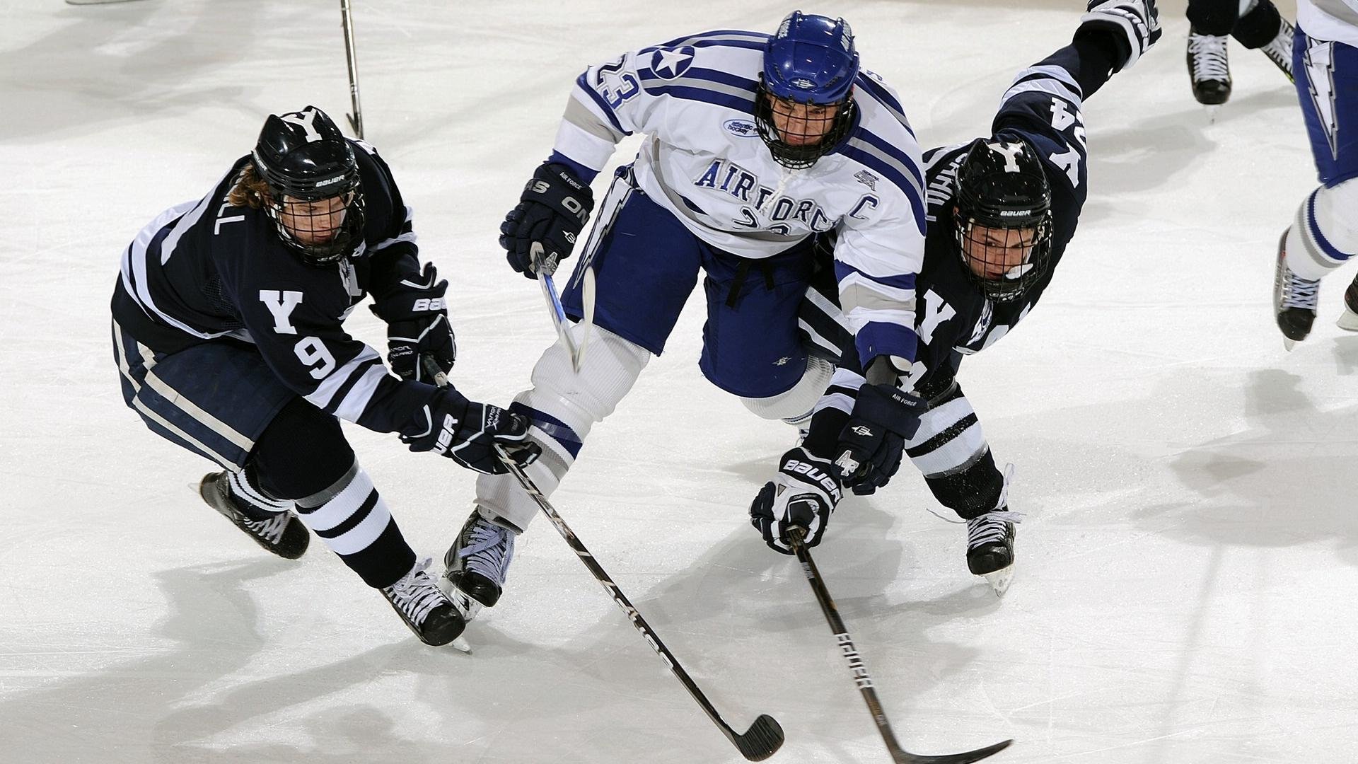 未来足球战术大揭秘:科技如何改变比赛?,足球战术发展趋势